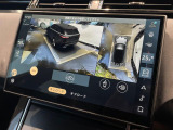 ボディの目立たない位置に設置された4台のデジタルカメラにより、周囲の状況を3Dで確認できます。それぞれのカメラを単独もしくは複数表示することも可能。狭い場所や出入口なども安心できます!