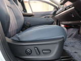 パワーシート搭載。微妙な調整が手軽にでき、ピッタリなポジションで運転することが可能です。