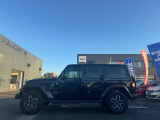 人気のラングラーアンリミテッドサハラが入荷いたしました