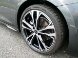 【アルミホイール】アルミホイール 5ツインスポーク ブラックメタリック ポリッシュト(Audi sport)8.5J&times;20+245/35 R20タイヤ