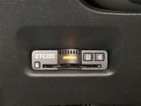 ハンドルの左下にETC2.0がついています。高速道路の料金所の通過も楽々です。 カードの取り出しもしやすい場所についています。