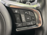 ステアリングホイールヒーター『コールドクライメートパックを装備。ステアリングホイールヒーターや熱線入りフロントウィンドウ等が装備されております。』