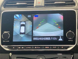【アラウンドビューモニター】車を上から見下ろしているかのような映像で周囲の状況がひと目で確認、狭い駐車場に駐車するときも安心です♪
