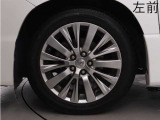 お客様のお好みの新品18インチ、19インチ、20インチホイール装着可能!ダウンサスなどローダウンも取付可能です!ヴァルドやワークなどのメーカー品も取り寄せ可能です!