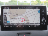 【ホンダコネクト対応ナビ】快適な操作性で、使える機能が満載!自動地図更新機能や24時間365日緊急サポート、スマートフォンを使ったドアロック解除・エンジン始動などといった便利な機能が搭載されています。