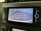 バックカメラが付いているので後方確認が非常にしやすいです。今や運転初心者も熟練者も必須装備!ついていて損はないですね♪