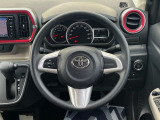 インテリアに合わせたデザインのステアリングは、運転される方のことも考え、運転しやすい形状、大きさです。是非一度、実際に触ってお確かめください。