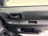 【パワーウインドウ】運転席のスイッチで、各席の窓ガラスの開閉ができます!あると便利ですよね!