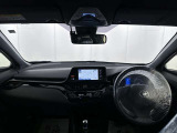 落ち着いたカラーの内装で、ゆったりと運転したい方に。