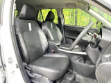 運転席シート廻りは使用感も少なく、良好な状態となっています。前オーナー様が丁寧に使っていたことがよくわかりますね。