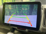 【バックカメラ】駐車時に後方がリアルタイム映像で確認できます。大型商業施設や立体駐車場での駐車時や、夜間のバック時に大活躍!運転スキルに関わらず、今や必須となった装備のひとつです!