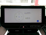 DCM(専用通信機)を装備したコネクティッドナビです。なおT-Connect契約により、令和10年9月まで無償でのご利用が可能です。詳しくは営業スタッフにお問い合わせください。