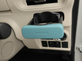 カップホルダーは運転席や助手席からちょうど手の届く位置です!!