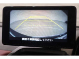 バックカメラが装備されており、後方の安全確認はもちろんのこと狭い場所での駐車や雨の日・夜間など視界の悪いコンディションでのストレスの軽減にもなります!