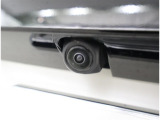 バックカメラが付いているので後方確認が非常にしやすいです。今や運転初心者も熟練者も必須装備!ついていて損はないですね♪