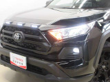 LEDヘッドライトです。デザイン性がよくとても明るいので、夜間の走行や悪天候でも安心です。しかも長寿命!