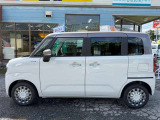 左側面♪両側パワースライドドアで重い荷物を持っている際も指一本で開けられますよ♪