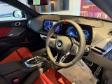 ☆BMWの代名詞とも言える【キドニーグリル】一目見ただけでBMW車であると認識できる確固たるアイコンとして存在感を放ちます☆