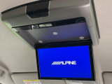 【フリップダウンモニター】大画面モニターで後席でもエンタメをお楽しみいただけます。小さなお子様にも大人気の装備です♪
