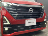 配光特性に優れ路肩まで明るく照らすLEDライトを採用、対向車への眩惑を防ぐマニュアルレベライザーも完備!