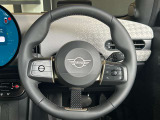 アクティブクルーズコントロール付き!前車との車間調整を自動で行ってくれるので、ロングドライブも楽楽です。