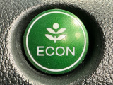 ★ECONスイッチ★ エコドライブを加速しよう!スイッチをONにすると、運転の仕方によるロスを抑え込み燃費をよくするようクルマが頑張ります(*^ー^*)燃費向上にチャレンジ♪