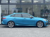 BMWを熟知したメカニックによる、360度の納車前点検。ドイツ本国と同様の教育・訓練を受けたメカニックが徹底的に点検、整備した後にお客様にお引渡しします。