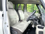 運転席シート廻りは使用感も少なく、良好な状態となっています。前オーナー様が丁寧に使っていたことがよくわかりますね。