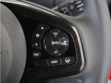 ◆アダプティブクルーズコントロール◆予め設定した車速内でクルマが自動的に加減速。前走車との適切な車間距離を維持しながら追従走行します。【LKAS】車線維持支援システムでステアリング操作を支援。