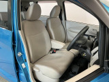【運転席・助手席】内装ルームクリーニング済みです。しっかり綺麗にしていますので、是非、お確かめください。車に自信があるからこそ、是非一度ご来店頂き内外装も見てもらえると幸いです。