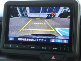 ★バックモニター搭載★ バック時目視しにくいクルマの周囲をカメラで映し出し、安全・安心駐車をサポート♪バックの苦手な方も後ろがハッキリ見えるので安心です☆