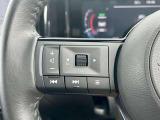 ハンドルスイッチで車両設定・オーディオの選曲や音量調整などが出来、安全性もアップ。
