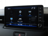 ナビゲーションは純正9インチメモリーナビ(VXU-225VZi)を装着しております。AM、FM、CD、DVD再生、Bluetooth、音楽録音再生、フルセグTVがご使用いただけます。