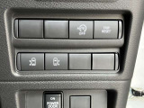 両側オートスライドドアです♪運転席のボタンやキーのボタンでも開閉できます!手荷物がいっぱいの時でも簡単にドアの開け閉めができるのでとっても便利です♪