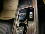 電制シフトは、電気信号でシフトポジションを切り替えるシステムで、操作性と安全性を向上させた最新のシフト方式です。