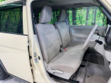 運転席シート廻りは使用感も少なく、良好な状態となっています。丁寧に使われていたことがよくわかりますね。