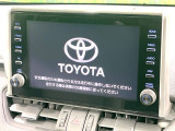 【純正ナビ】人気の純正ナビを装備しております。ナビの使いやすさはもちろん、オーディオ機能も充実!キャンプや旅行はもちろん、通勤や買い物など普段のドライブも楽しくなるはず♪