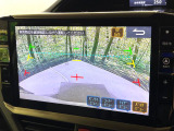 【バックカメラ】駐車時に後方がリアルタイム映像で確認できます。大型商業施設や立体駐車場での駐車時や、夜間のバック時に大活躍!運転スキルに関わらず、今や必須となった装備のひとつです!