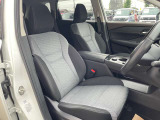 お車の販売と共に、自動車保険もご紹介しております。 弊社取り扱い会社と同じであれば日産独自のサービスもあります。