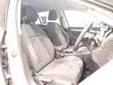 楽な姿勢で座ることが出来るので長時間の運転でも疲れにくいですし体もぶれにくいですよ。