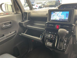 【オートエアコン】車内温度を感知して自動で温度調整をしてくれるのでいつでも快適な車内空間を創り上げます!
