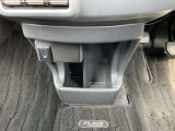 軽でも広々使えるフットブレーキ!助手席との移動も可能で、使用空間広々です♪