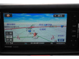 【ナビゲーション】ナビゲーションは、Panasonic『CN-RA07WD』を装備。