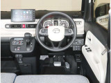 【運転席からの視界】実際に乗るとこんな感じの視界です。十分に広い視界を確保しています。