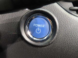スマートキー装備車なので、キーを取り出さなくてもエンジン始動が可能です。
