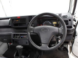 運転席に座ると☆こんな感じです♪