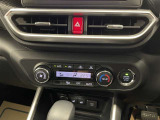 オートエアコン♪お好みの温度に設定するだけで車内を快適空間にしてくれますよ♪