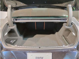 【トランクルーム】十分な容量を確保したトランクルーム。環境へ配慮したスペアタイヤ非搭載のBMW。その分、トランクスペースを有効活用できる様にしてあります。