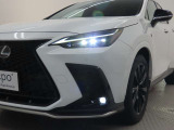 【オートライト】車外の明るさに応じて、自動的にライトの点灯・消灯をしてくれます。トンネルが続くような道でも、いちいちライトスイッチを操作する必要がありません。消し忘れの心配もありません。