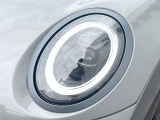 ●LEDヘッドライト:夜間走行時も良好な視界を確保し安心して運転できる高輝度LEDヘッドライトを装備!点灯速度が早く、消費電力も抑えられています。
